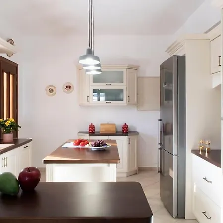 Polixeni's House Casa de Férias *