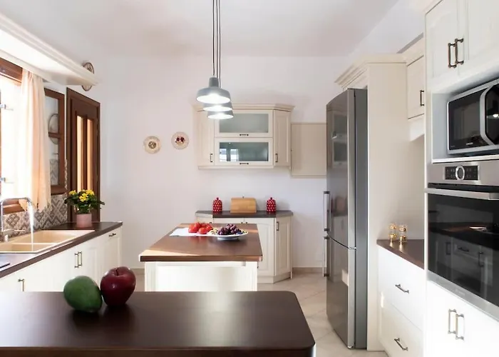 Polixeni's House بيت للعطل *