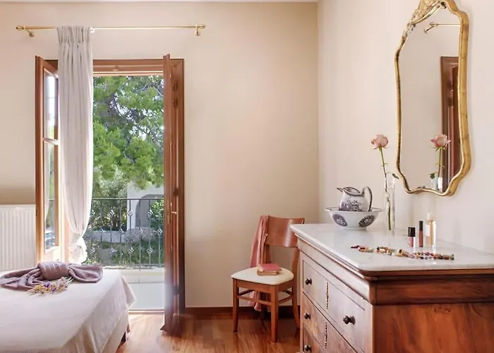 Polixeni's House بيت للعطل *