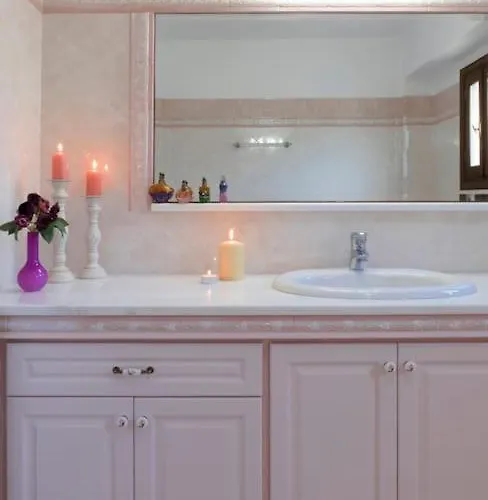 Polixeni's House بيت للعطل *